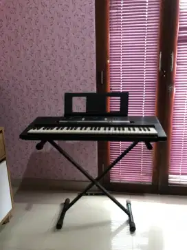 Keyboard Yamaha PSR-E243