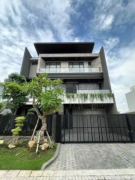 Rumah 3 Lantai Baru HGB di Citraland North Emerald Manison