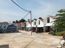 Dijual rumah siap huni mezanin harga 400jtan SHM  deket stasiun Depok