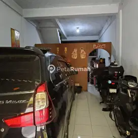 DIJUAL TOWNHOUSE JALAN PUKAT BANTING I GANG SUKA (Jesslyn)