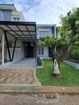 Rumah Cantik Siap Huni, Renovasi, Utara, di Cluster Delatinos BSD