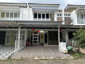 DISEWAKAN RUMAH FULL FURNISHED DALAM KOMPLEK GREEN RESORT