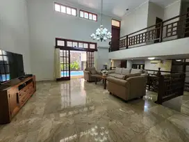 Rumah Asri Di Mega Kuningan Cocok Untuk Expatriate