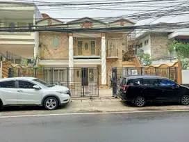 DISEWA RUMAH DANAU INDAH 12X25 PINGGIR JALAN COCOK USAHA CAFE KANTOR