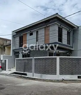 Rumah Baru Hook di Baruk Utara, Dekat Komersial Merr