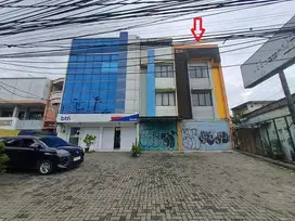 Lokasi Ruko sangat strategis, di Jalan Kh. Hasyim Ashari, Cipondoh