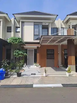Rumah sudah direnovasi, Utara, di Cluster Pinewood Banjar Wijaya