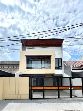 Rumah Baru Bagus Di Griya Loka BSD City