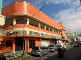 HOTEL STRATEGIS  DI PUSAT KOTA SOLO SURAKARTA