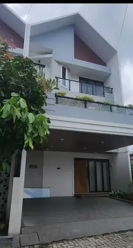 JUAL RUMAH BRAND NEW 3,5 LANTAI DI PERMATA 2 RESIDENCE JAGAKARSA