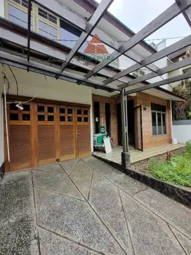 Lembah Cirendeu, +/-15 menit jalan kaki ke Sta MRT Lbk Bulus, Rumah