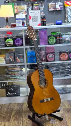 Gitar Klasik Yamaha CX 40 (Klasik Elektrik)