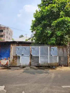 Dijual Rumah lama, jauh dibawah NJOP , di Jl Kelinci Raya, Pasar Baru