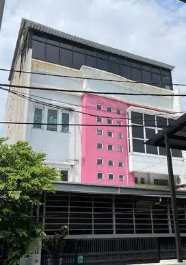 Rumah 3.5 Lantai di Sunter Mas Tengah tinggi dari jalan 1.5 M