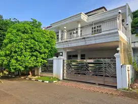 Rumah sudah direnovasi, Utara, di jalan Boulevard Perum Modernland