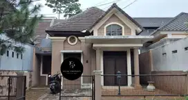 Dijual Rumah Siap Huni di Bukit Golf Riverside, Tapos, Depok.