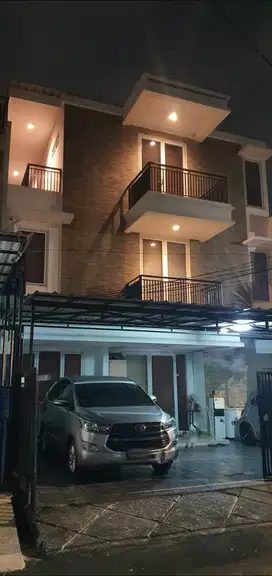 RUMAH DI JUAL JANUR ELOK KELAPA GADING JAK_UT