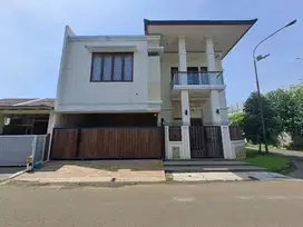 Rumah Bangunan Mandiri, Swimming Pool, Hook, Di Cluster Banjar Wijaya