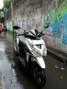 Honda Vario 125 tahun 2014 KZR CBS ISS tipe tertinggi mulus pjak hidup