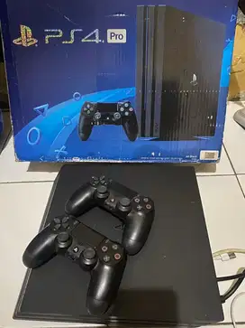Ps 4 pro slim  1TB original