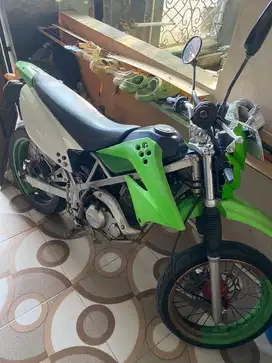 KLX 150 tahun 2013 Plat R