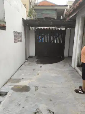 Disewakan rumah Surabaya Timur dan ruko strategis Gresik