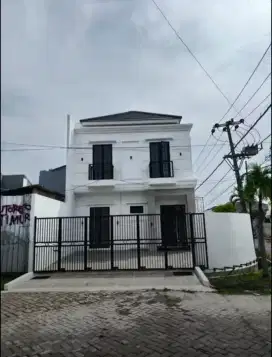 Row Jalan 5 Mobil‼️Rumah Cantik Sutorejo Surabaya