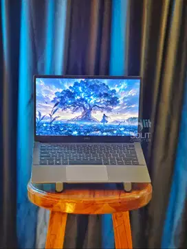 LAPTOP EXLUSIVE!! Dell Latitude 3301 i7 gen 8 Ram 8GB/SSD 512GB Mulus!