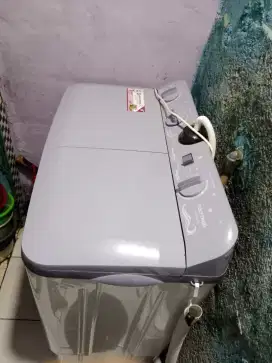 Mesin cuci beli baru kondisi aman