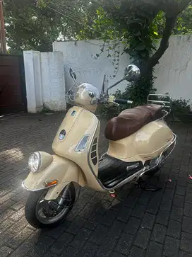 VESPA GTV 250 iE VERY GOOD CONDITION , still original color