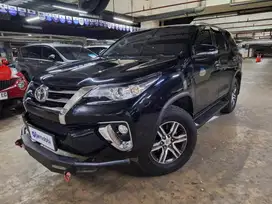Pajak Panjang -  Toyota Fortuner 2.4 G Solar AT 2017 Hitam FH