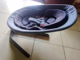Bouncer Merk Nuna (ayunan bayi)