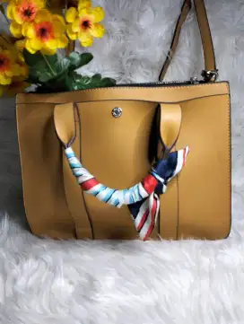 Tas hush puppies wanita bekas
