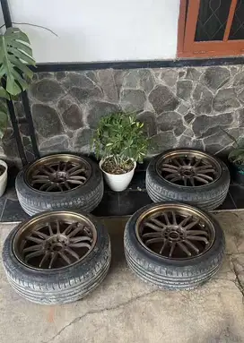 Velg RAYS RE30 R18 + ban PCD 5x114