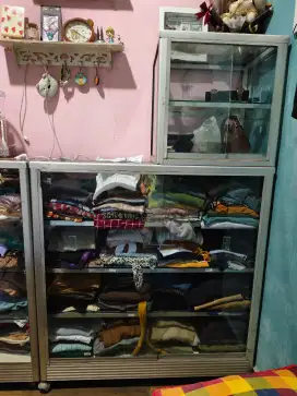 Jual Etalase Roda Tingkat Bekas