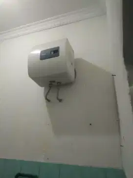 Pemanas air kran untuk kamar mandi