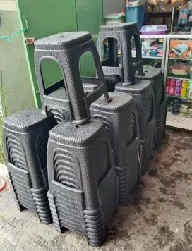 KURSI PLASTIK BARU