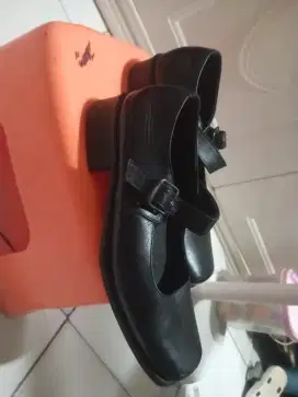 Sepatu pantofel
