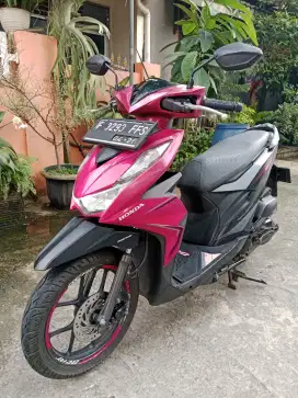 Dijual Honda beat magenta CBS ISS th 2021. Kondisi mulus dan terawat