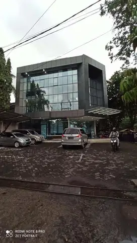 Dijual Gedung 3 lantai Raya Jemursari