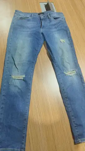Uniqlo size 30/32