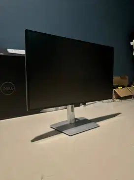 (SECOND) Dell U2724D 27 Inch UltraSharp QHD IPS 120Hz Monitor