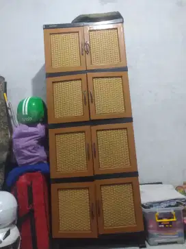 Di jual cepat lemari plastik 4 susun