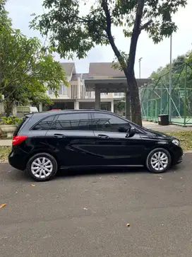 Mercedes Benz B200 Hitam 2013 a/n Pribadi