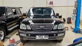 Toyota Land Cruiser Cygnus 2004 Hitam