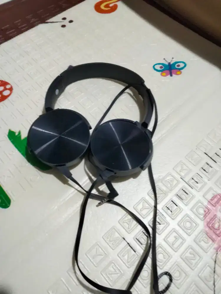 Headset buat musik mntap