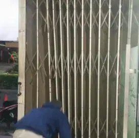 Service rolling door kebon jeruk Jakarta Barat