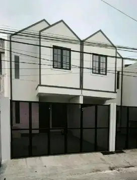 Dijual rumah Baru 2 Lantai siap huni Lokasi Karang empat surabaya tim