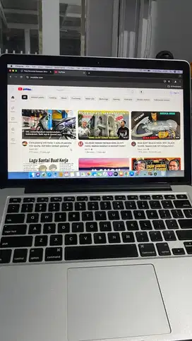 MacBook Pro 13inh tipis ram 8/ssd256gb jual murah