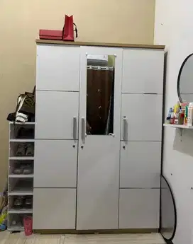 Lemari 3 pintu bekas pemakaian pribadi